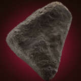 A GIANT INCLUSION OF THE OLDEST MATTER HUMANKIND CAN TOUCH IN ALLENDE END PIECE - Foto 2