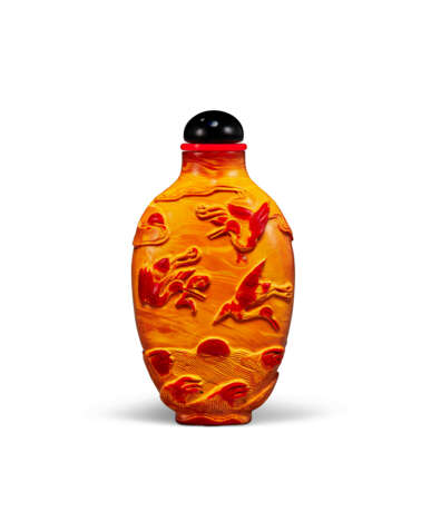 A CARVED `REALGAR` GLASS SNUFF BOTTLE - photo 1