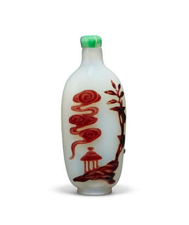 A RED, BLUE AND REDDISH-BROWN-OVERLAY WHITE GLASS SNUFF BOTTLE - photo 1