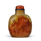 A CARVED CAMEO AGATE SNUFF BOTTLE - Foto 1