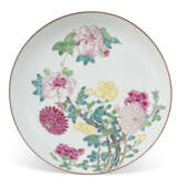 A FAMILLE ROSE SAUCER DISH - Foto 1