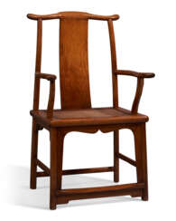 A HUANGHUALI &#39;OFFICIAL&#39;S HAT&#39; ARMCHAIR