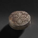 A SMALL SILVER BOX AND COVER - фото 1