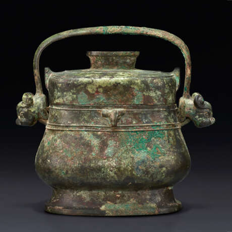 A BRONZE RITUAL WINE VESSEL AND COVER, YOU - фото 1