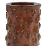 A CARVED HUANGHUALI ROOT-FORM BRUSH POT - фото 1