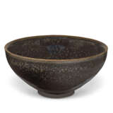 A SMALL `OIL SPOT` TEA BOWL - photo 1