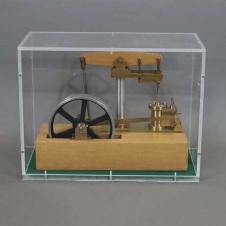 Kleine Modell-Dampfmaschine - photo 1