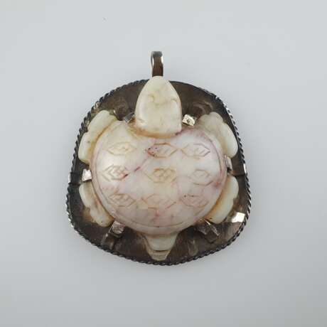 Jade-Amulett mit Schildkröte - photo 1