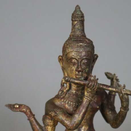 Krishnaitische Figur mit Flöte - Foto 3