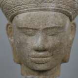 Kopf des Lokeshvara aus Sandstein - Foto 3