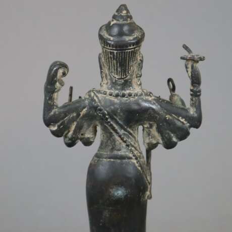 Bronzefigur einer Khmer-Gottheit - фото 7