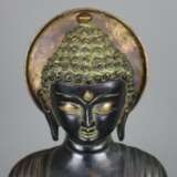 Bronzefigur des Buddha Shakyamuni - фото 7