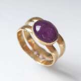 Goldring mit Rubin-Cabochon - Foto 1