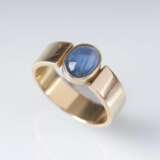 Goldring mit Saphir-Cabochon - Foto 1