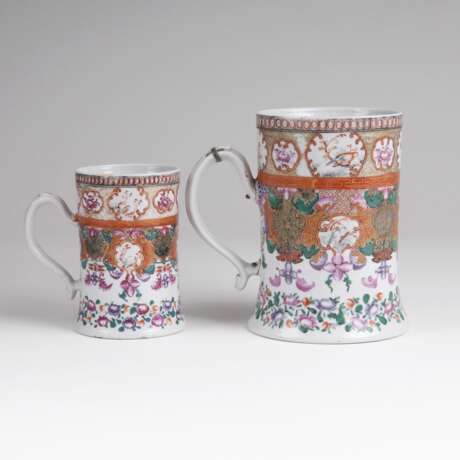 Paar Henkelkrüge mit Ornament- und Blumenmalerei - фото 3