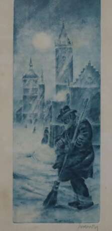 Swoboda -um 1900- Verschneite Stadtansicht mit Straßenfeger im Vordergrund, Radierung, im Passepartout unter Glas gerahmt, in der Platte und auf dem Passepartout in Blei signiert "Swoboda", ca. 21,5 x 8,3cm, Papier gebräunt - фото 1