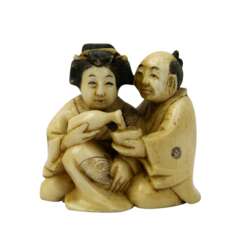 Netsuke eines Paares aus Elfenbein. JAPAN, Meiji-Periode (1868-1912).
