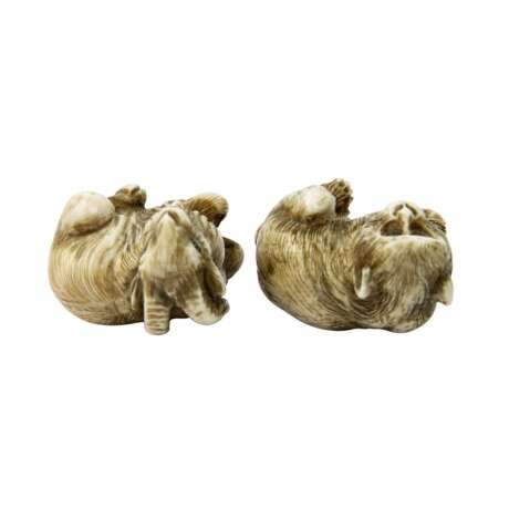 2 Netsuke aus Elfenbein. JAPAN, Meiji-Periode (1868-1912): - photo 5