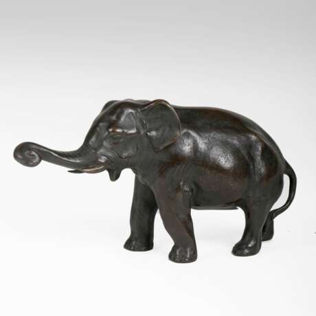 Tier-Bronze 'Junger asiatischer Elefant' - photo 1