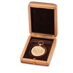 Золотые 3-крышечные карманные часы с гравированным двуглавым орлом в коробке