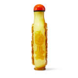 A PALE AMBER-OVERLAY YELLOW GLASS SNUFF BOTTLE - фото 4