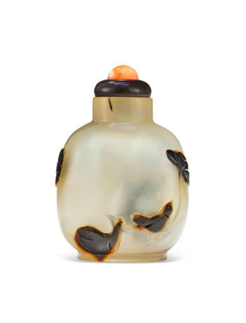 A CARVED CAMEO AGATE SNUFF BOTTLE - Foto 2