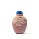 A CARVED FIRE OPAL SNUFF BOTTLE - photo 2