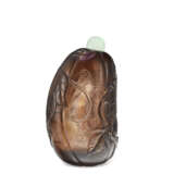 A DARK SMOKY-QUARTZ MELON-FORM SNUFF BOTTLE - Foto 2