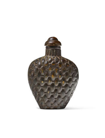 A BRONZE 'BASKETWEAVE' SNUFF BOTTLE - фото 2