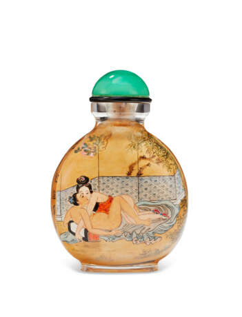 AN INSIDE-PAINTED GLASS SNUFF BOTTLE - photo 1