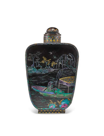 A LARGE LAC BURGAUTE SNUFF BOTTLE - photo 1