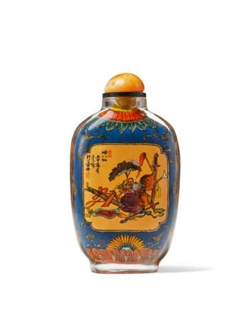 AN INSIDE-PAINTED GLASS SNUFF BOTTLE - photo 2