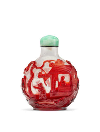 A RED-OVERLAY 'SNOWSTORM' GLASS SNUFF BOTTLE - photo 1