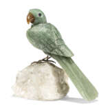 A COLLECTION OF EIGHTEEN HARDSTONE EXOTIC BIRDS - Foto 10