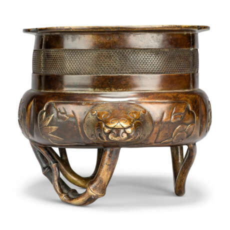 A CHINESE BRONZE CENSER - Foto 3