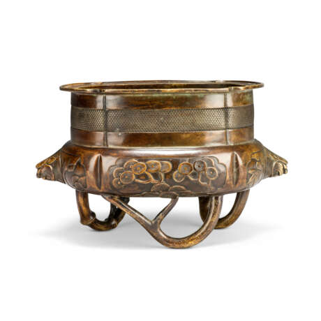 A CHINESE BRONZE CENSER - фото 4