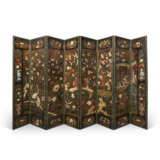 A DUTCH EMBOSSED AND POLYCHROME-PAINTED LEATHER CHINOISERIE EIGHT-LEAF SCREEN - photo 2