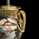 A FRENCH ORMOLU-MOUNTED JAPANESE IMARI VASE LAMP - Foto 5