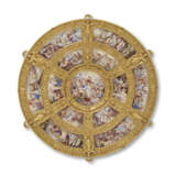 A VIENNESE GILT-METAL AND ENAMEL CHARGER - Foto 1