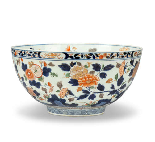 A JAPANESE IMARI LARGE BOWL - фото 1