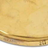 A RUSSIAN SILVER-GILT SALVER PROBABLY FROM THE MIKHAIL PAVLOVICH SERVICE - Foto 3