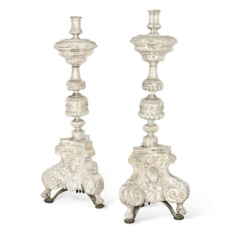 A PAIR OF SPANISH SILVER ALTAR-CANDLESTICKS - фото 1