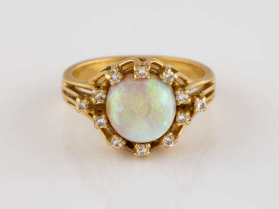 OPAL-RING MIT DIAMANTBESATZ - photo 1