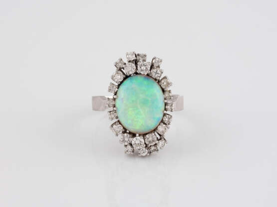 OPAL-RING MIT DIAMANTBESATZ - фото 1