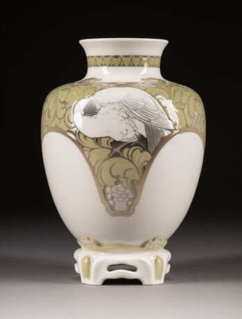 JUGENDSTIL-VASE MIT VÖGELN - photo 1