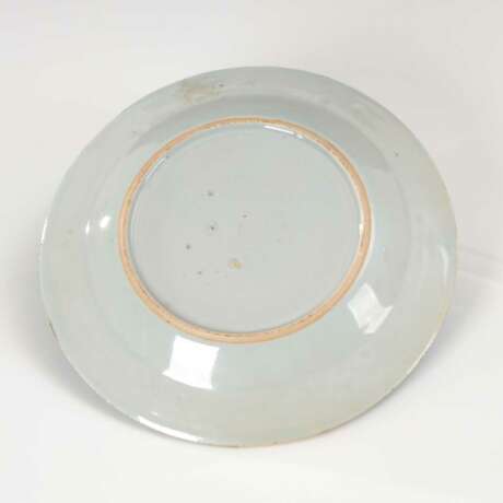 Kleiner Teller mit unterglasurblauer Ma - Foto 2
