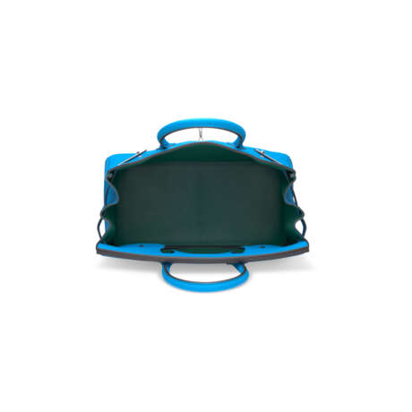 A LIMITED EDITION BLEU ZANZIBAR & MALACHITE TOGO LEATHER VERSO BIRKIN 30 WITH PALLADIUM HARDWARE - photo 5