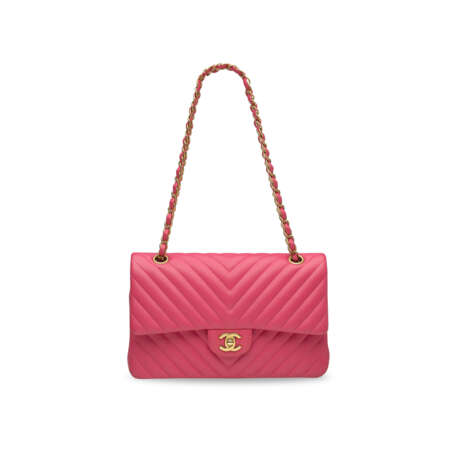 A BUBBLE GUM PINK LAMBSKIN LEATHER CHEVRON MEDIUM DOUBLE FLAP BAG WITH GOLD HARDWARE - фото 1