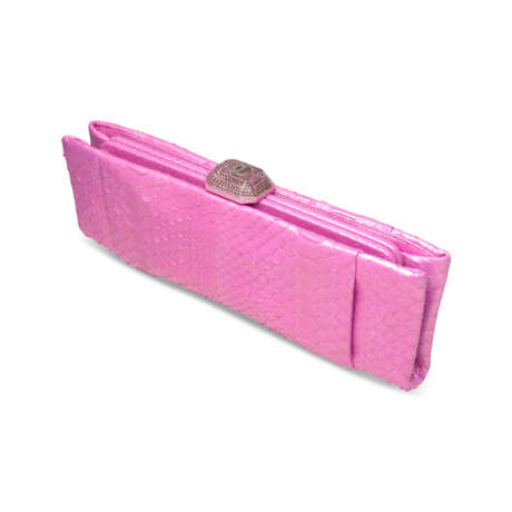 A MATTE PINK PYTHON CLUTCH WITH PINK CRYSTAL CLASP - photo 6