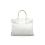 A WHITE EPSOM LEATHER BIRKIN 30 WITH PALLADIUM HARDWARE - фото 3